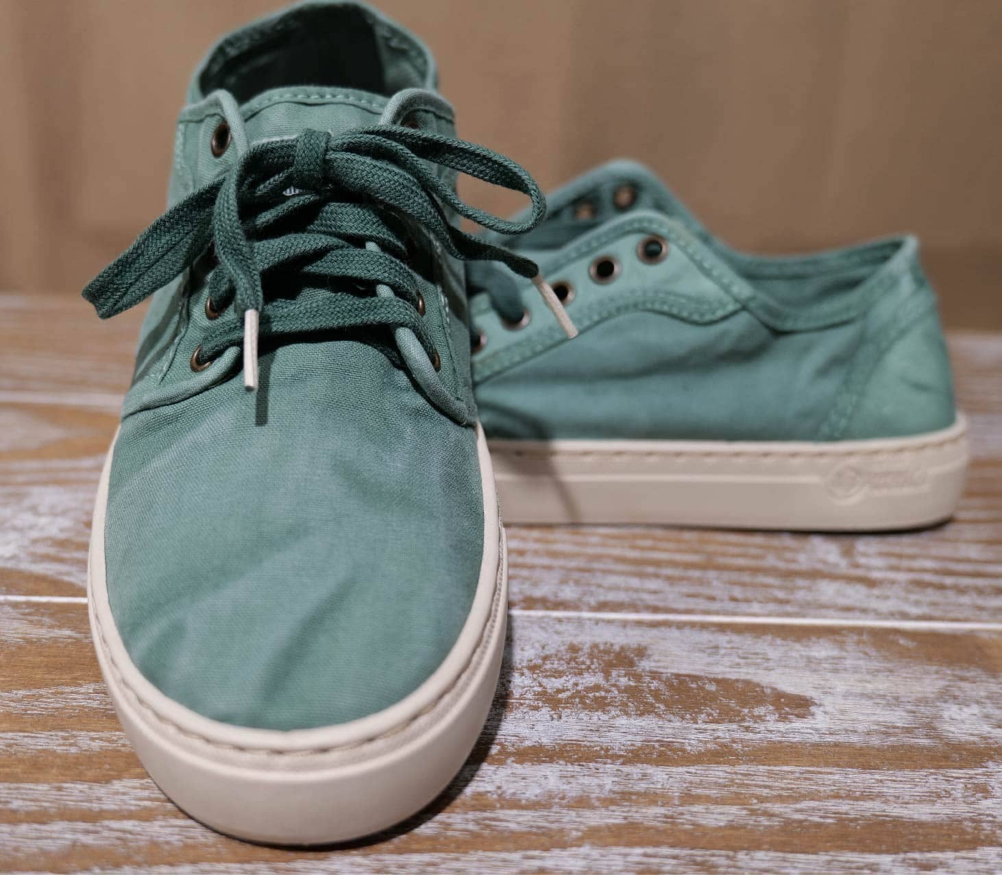 Chaussure basket vert d'eau face